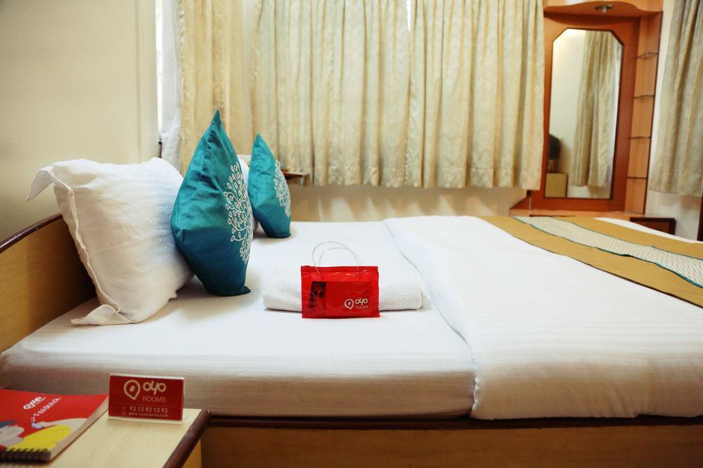 Oyo 946 Royce Studio Apartments Pune Exterior photo